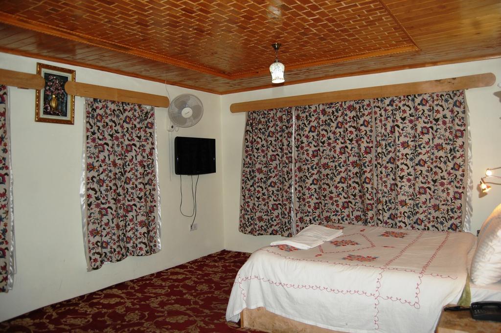 Hotel Paradise Inn Pahalgām Dış mekan fotoğraf