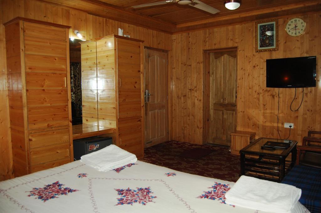 Hotel Paradise Inn Pahalgām Dış mekan fotoğraf