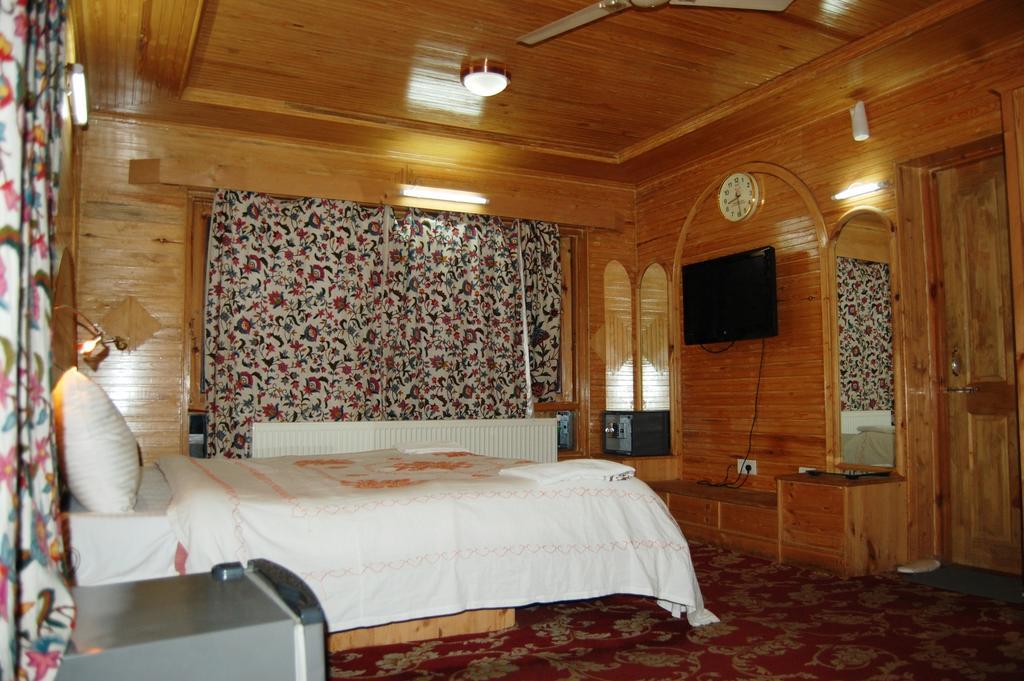 Hotel Paradise Inn Pahalgām Dış mekan fotoğraf