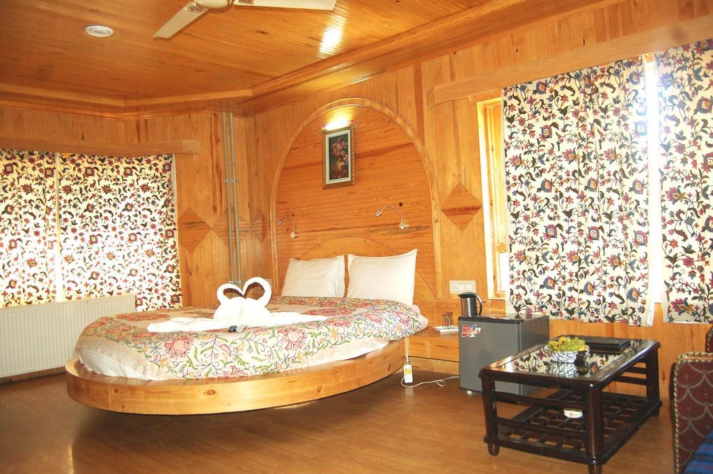 Hotel Paradise Inn Pahalgām Dış mekan fotoğraf