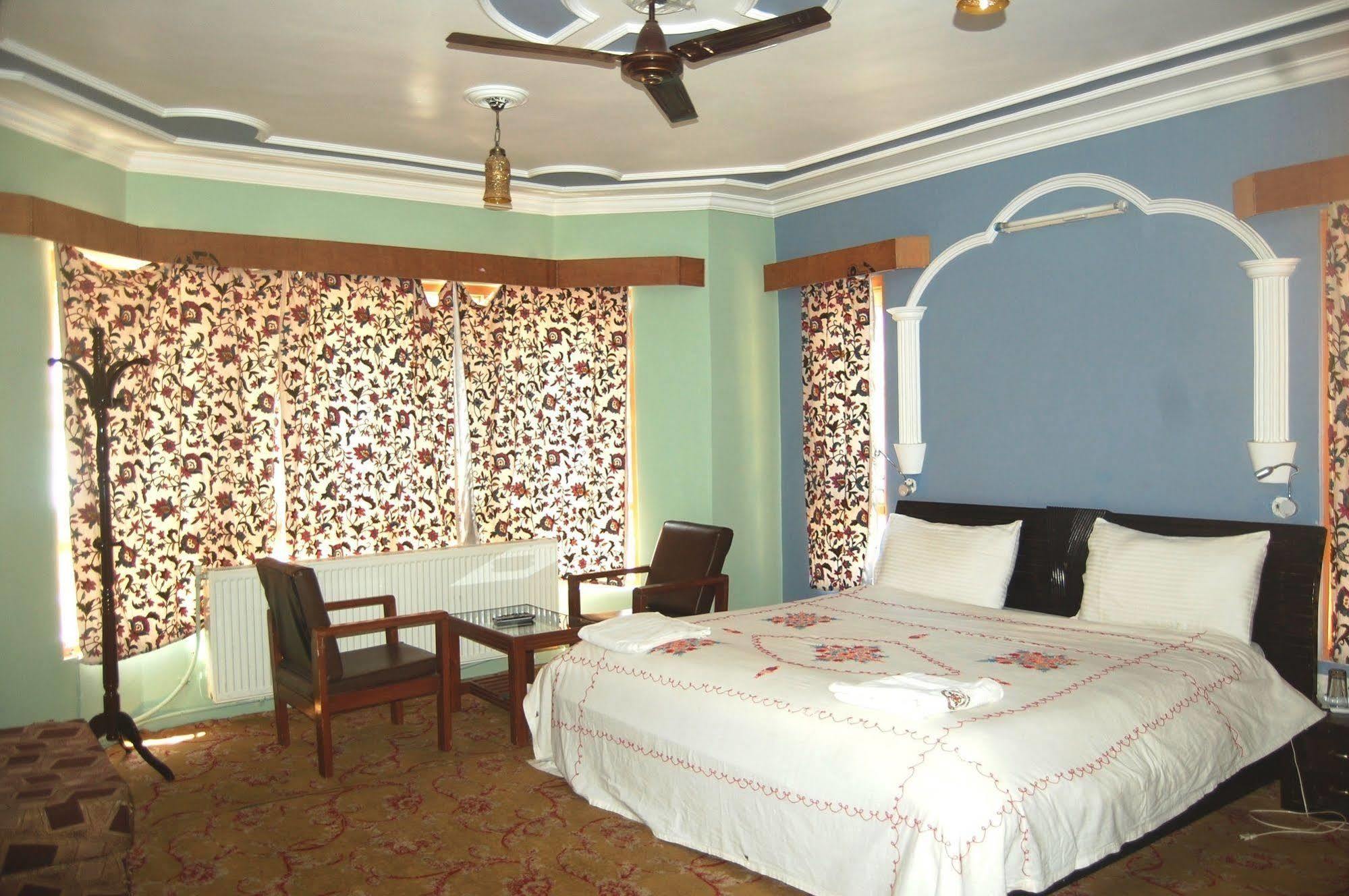 Hotel Paradise Inn Pahalgām Dış mekan fotoğraf