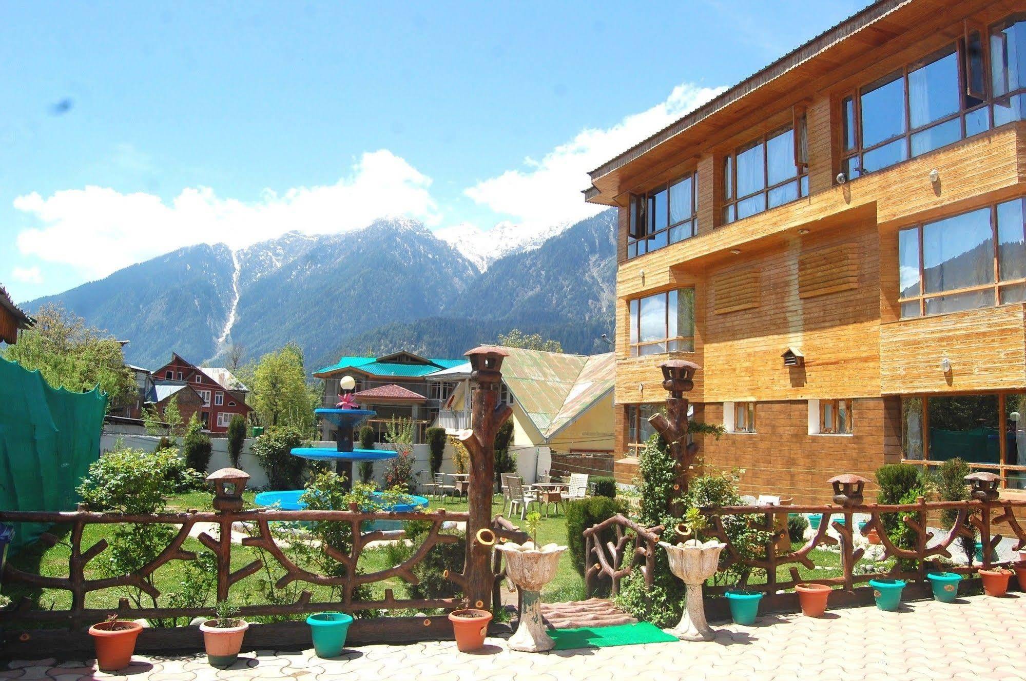 Hotel Paradise Inn Pahalgām Dış mekan fotoğraf